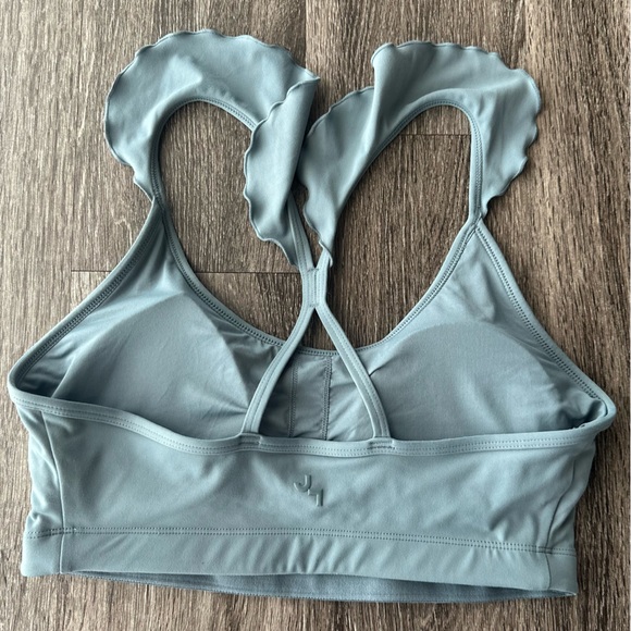 JOY LAB // Razorback Ruffled Strapped Sports Bra // SiZE MEDiUM - Picture 4 of 7